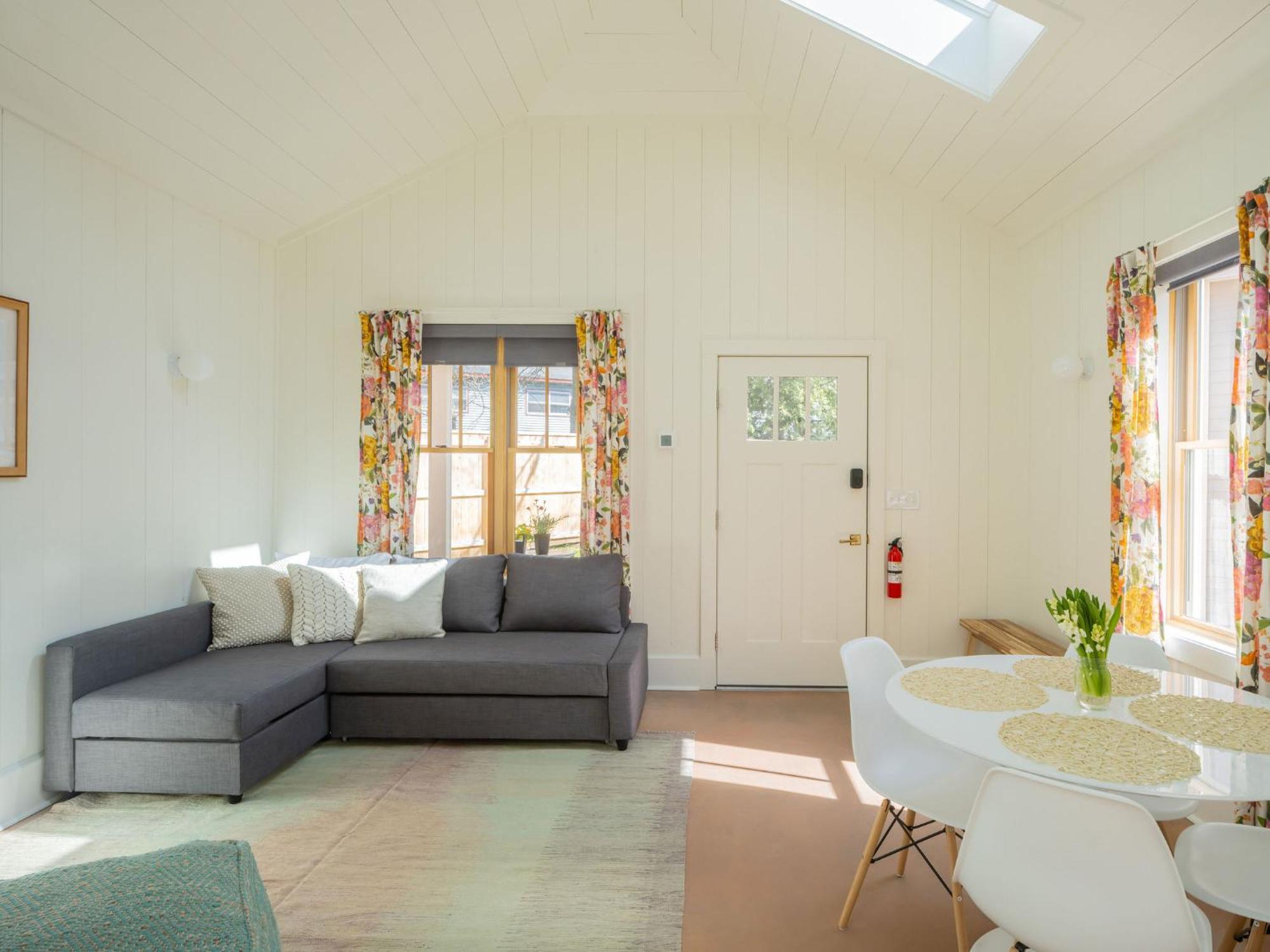 Queen City Bungalow & Cottages Μπέρλινγκτον Εξωτερικό φωτογραφία