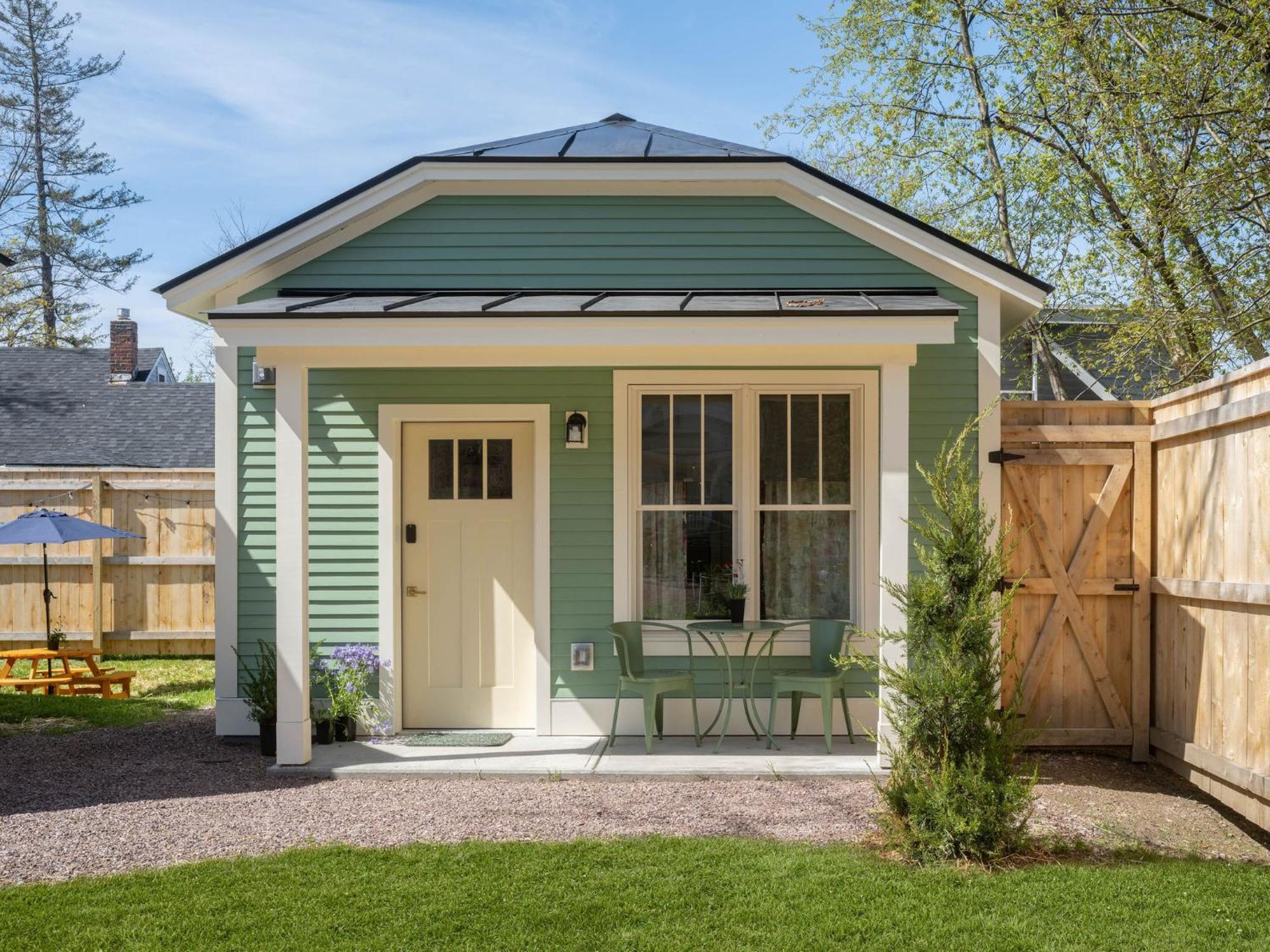 Queen City Bungalow & Cottages Μπέρλινγκτον Εξωτερικό φωτογραφία